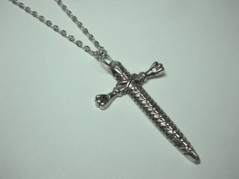 Silber Dolch Anhänger, Antik Mittelalter Kreuz Herren Halskette, Damen Schwert Anhänger Halskette von JDsFashionJewelry
