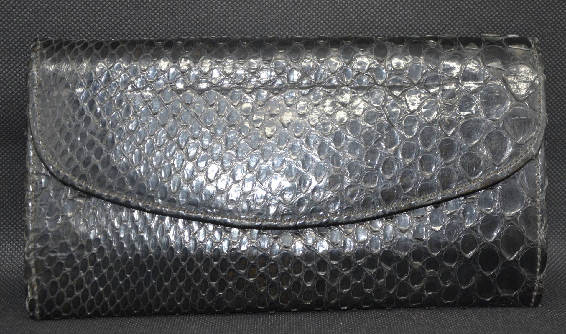 Schwarze Clutch Aus Schlangenleder Schwarze Clutch Aus Schlangenleder von JENDALMA
