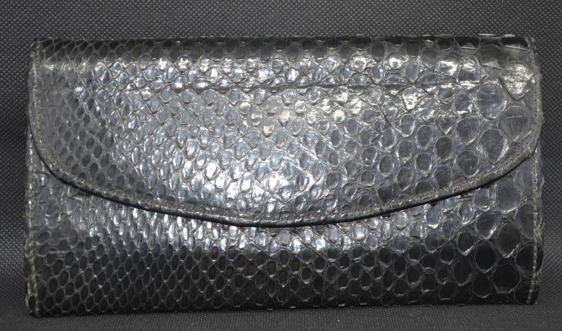 Schwarze Clutch Aus Schlangenleder Schwarze Clutch Aus Schlangenleder von JENDALMA