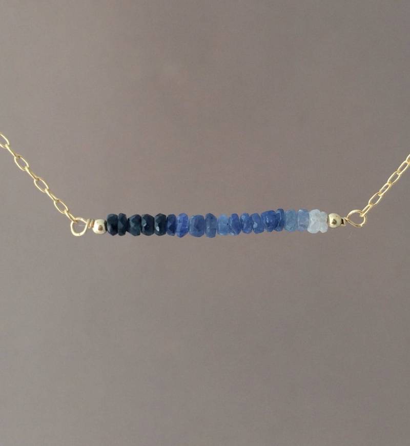 Blauer Saphir Ombre Straight Bar Perlen-Halskette - 14K Gold Fill Rosegold Oder Sterling Silber Layering Halskette von JENNYandJUDE