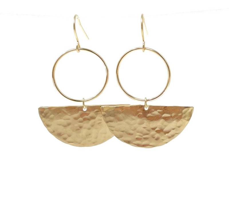 Gehämmert Halbe Disc Hoop Ohrringe in Gold Oder Silber Gehämmert Halbe Disc Hoop Ohrringe in Gold Oder Silber von JENNYandJUDE