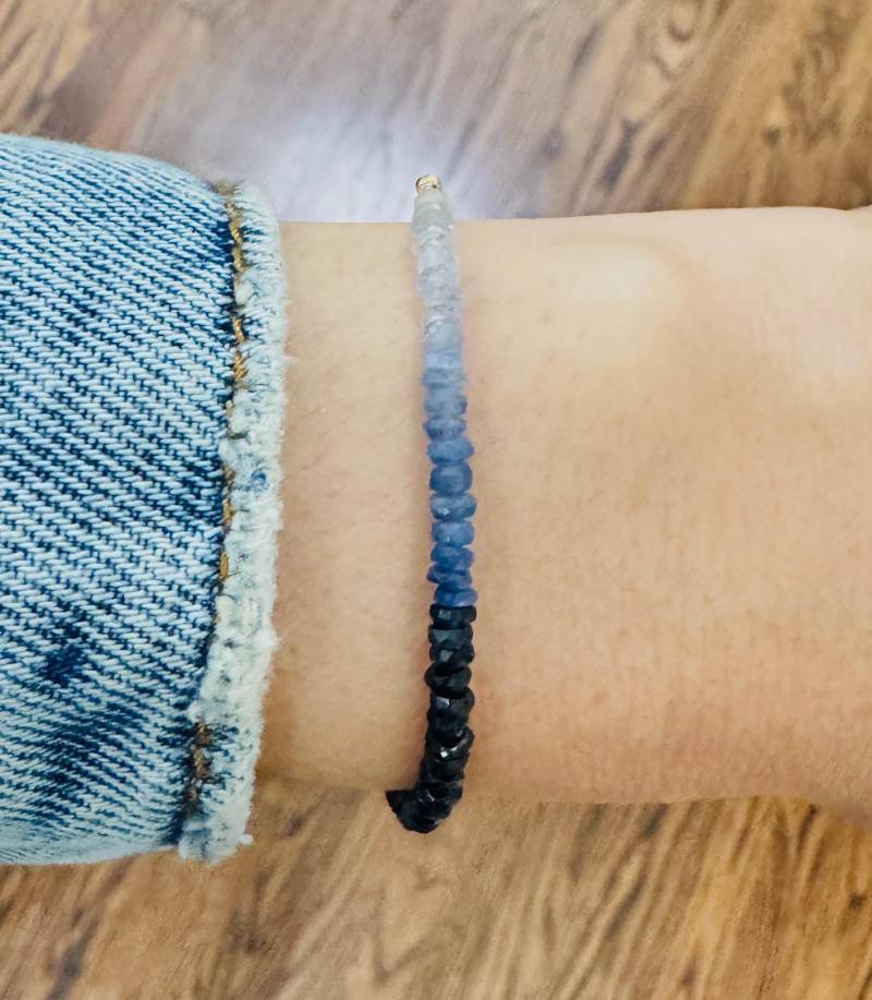 Ombre Blau Saphir Perlen Armband - 14K Gold Fill Oder Sterling Silber September Geburtsstein Schmuck Handgemachtes Geschenk Für Sie Ombre Blau Saphir Perlen Armband - 14K Gold Fill Oder Sterling Silber September Geburtsstein Schmuck Handgemachtes Geschenk Für Sie von JENNYandJUDE