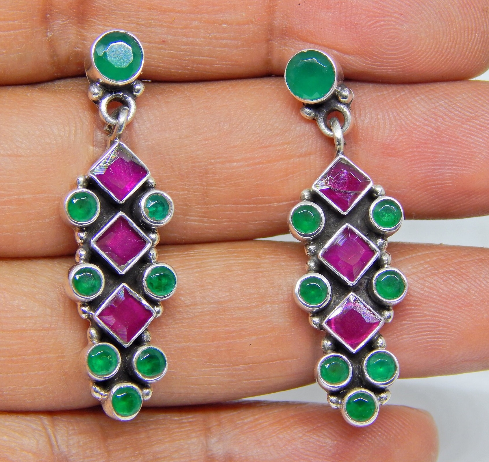 Rubin Grün Onyx Ohrstecker in 925 Sterling Silber Schmuck Für Mädchen Und Frauen, Geschenk Ihren Handgemachten Ohrring Blumenohrring Rubin Grün Onyx Ohrstecker in 925 Sterling Silber Schmuck Für Mädchen Und Frauen, Geschenk Ihren Handgemachten Ohrring Blumenohrring von JEWELCOJAIPUR