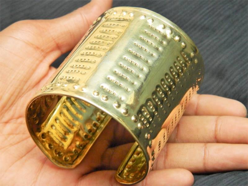 Boho Stacking Cuff Armreife Antik Look Modeschmuck Handgefertigtes Breites Armband Statement Handgelenk Armreif Aus Messing von JEWELRYMAKINGART