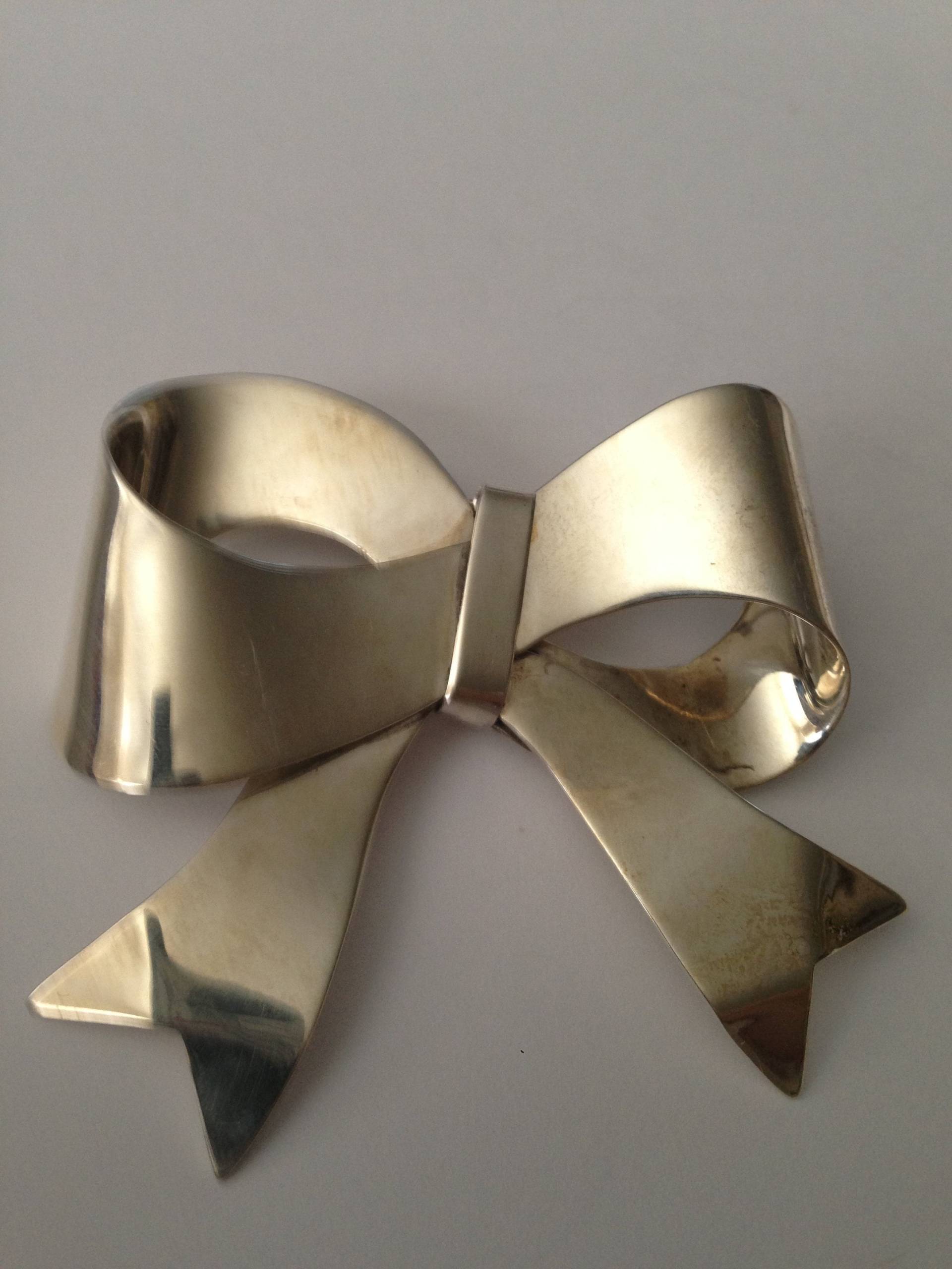 Vintage Sterling Silber Schleifen-Brosche Von Ture Designs von JEWELRYPLUSMORESTORE