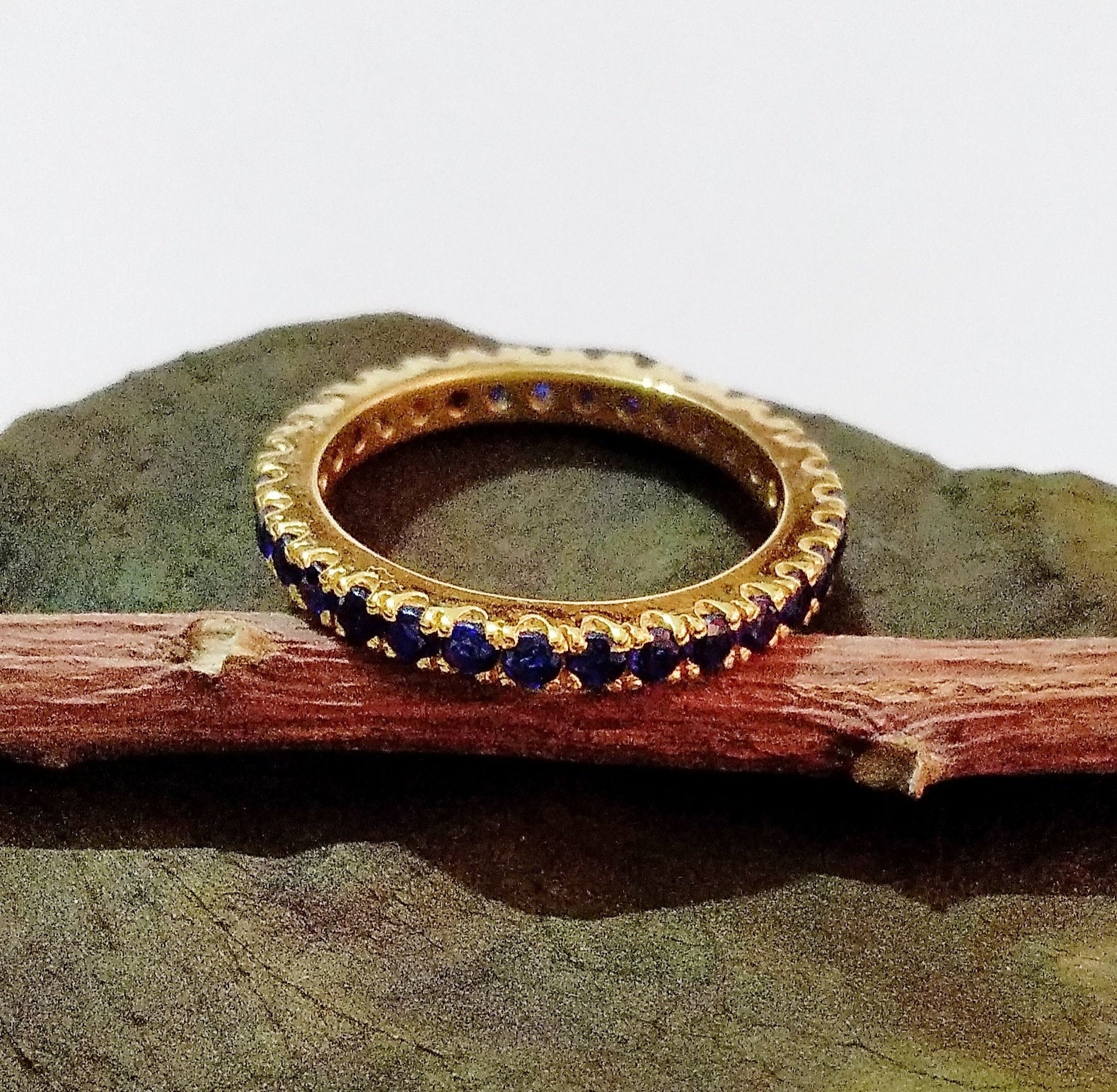 14K Full Pave Rund Blau Saffire Band, Gold Eternity Band, Band Ring, 14K Gold Full Band Ehering, 2mm Ring von JEWELSFORTJAIPUR