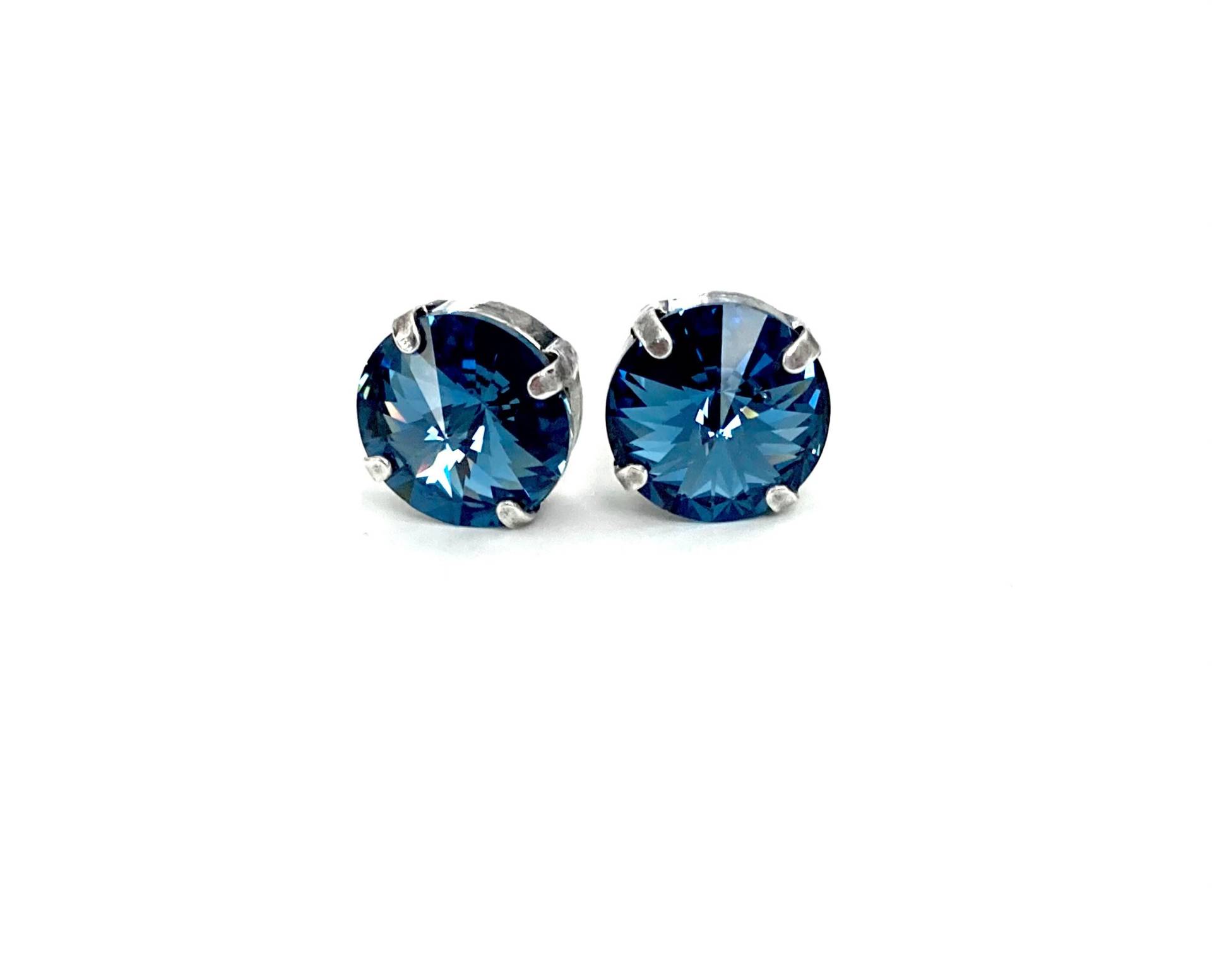 Denim Blau 12mm Echte Kristall Ohrstecker Denim Blau 12mm Echte Kristall Ohrstecker von JEWELSbyJamieLee
