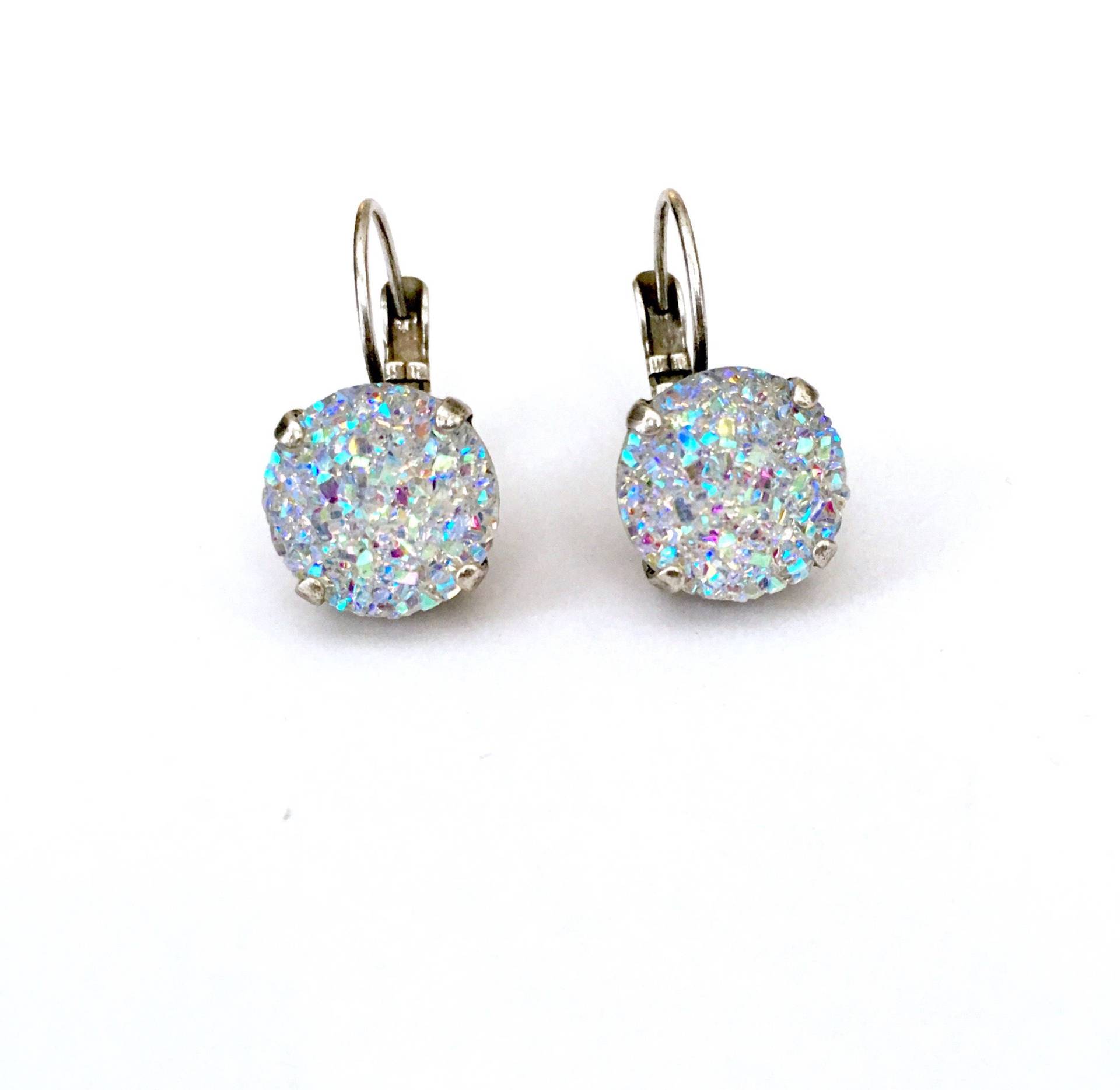 Schillernde Faux Druzy 12mm Klapp-Ohrringe Schillernde Faux Druzy 12mm Klapp-Ohrringe von JEWELSbyJamieLee