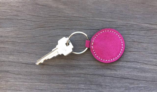 Hot Pink Leder/Wildleder Schlüsselanhänger von JEllisLeatherDesigns