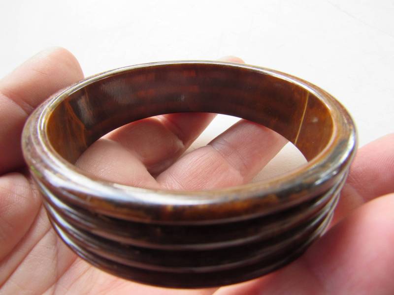 1950Er Braun Marmoriert Gerippter Bakelit Armreif Simi Geprüft von JGallegosArt