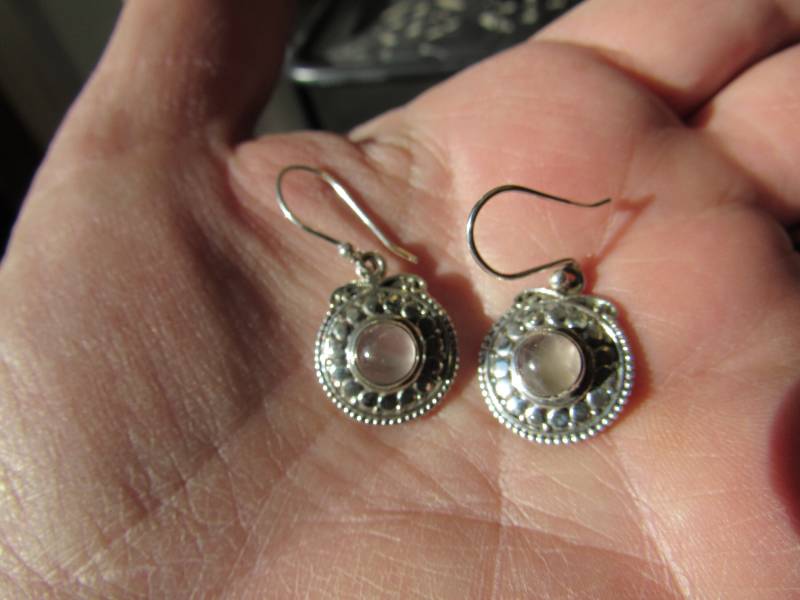 Rosenquarz Und Sterling Silber Ohrringe von JGallegosArt