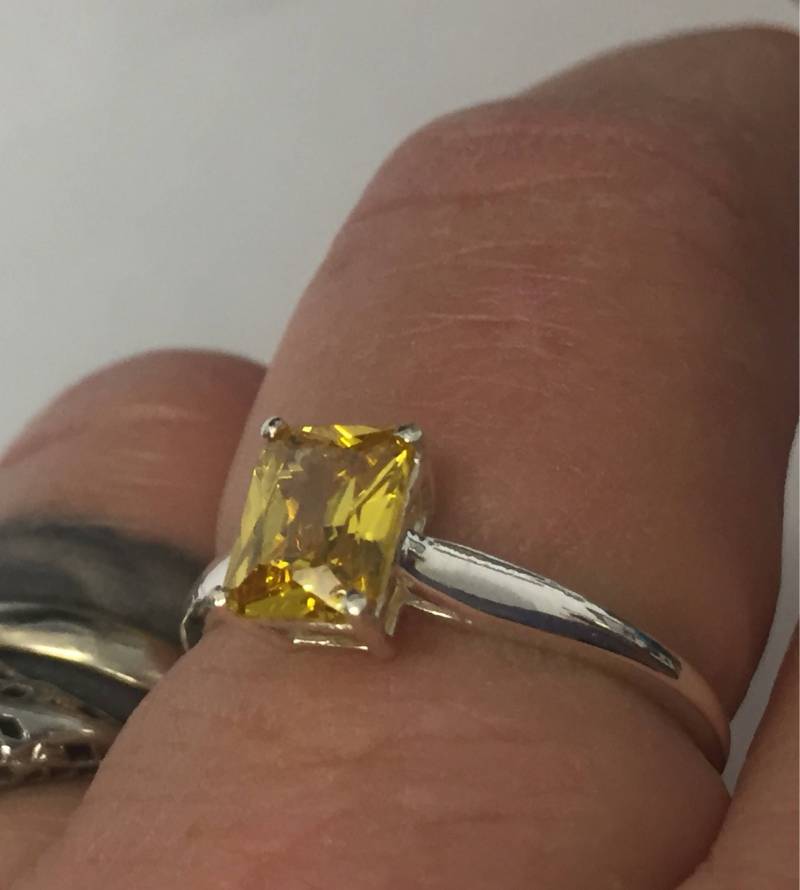 Silber Und Gelber Citrin Ring Größe 9, 75 von JGallegosArt