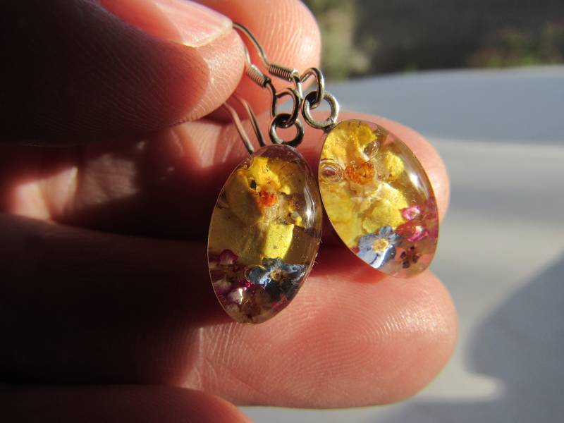 sterling Silber Harz Und Gelbe Florale Ohrringe von JGallegosArt