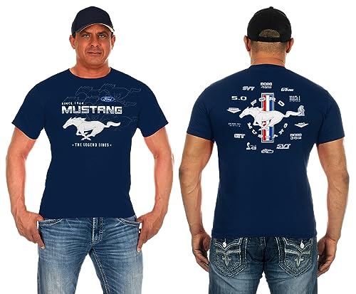 JH Design Herren T-Shirt Ford Mustang Collage Kurzarm Rundhalsausschnitt in 4 Farben, Marineblau, 3X-Groß von JH DESIGN GROUP