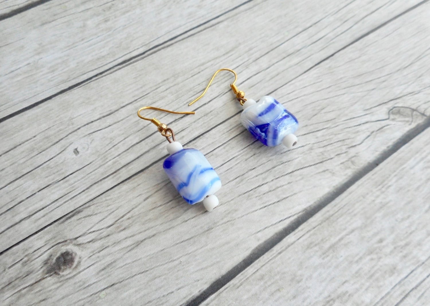 Delfter Blaue Lampwork-Glasperlenohrringe Handgefertigter Damenschmuck Damenmodeschmuck Einzigartiger Selbstgemachter Baumelnder Schmuck/Trendy von JHFWBeadsAndFindings