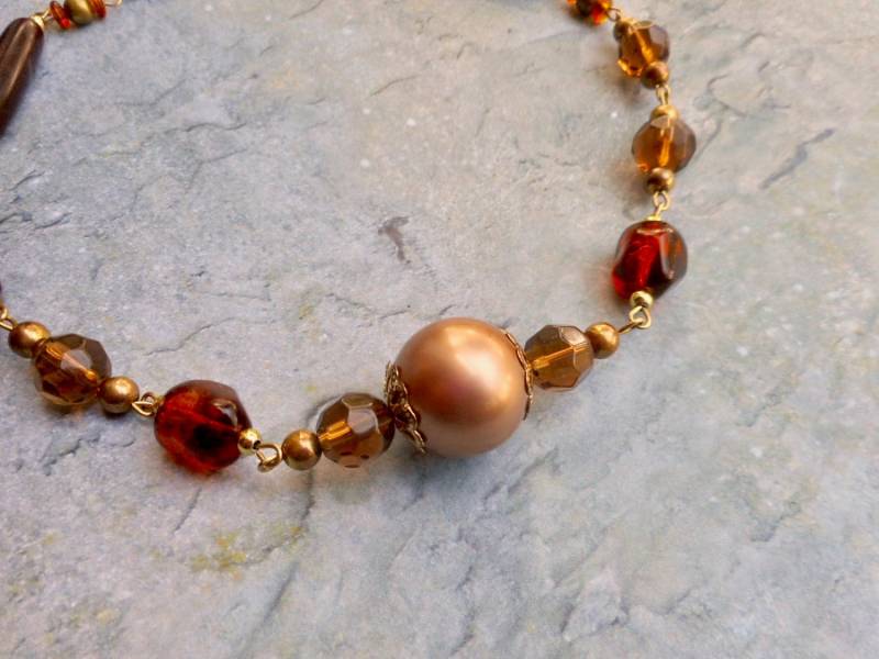 Goldene Braune Perlenkette Für Frauen Handgemachte Damen Mode Schmuck Hausgemachten Trending Artikel Einzigartiges Geschenk Sie von JHFWBeadsAndFindings