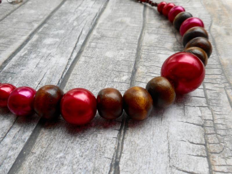 Hausgemachte Rot Braun Halskette/Damen Ornament Perlen Glas Holzperlen Handgemachte Schmuck Trending Artikel von JHFWBeadsAndFindings