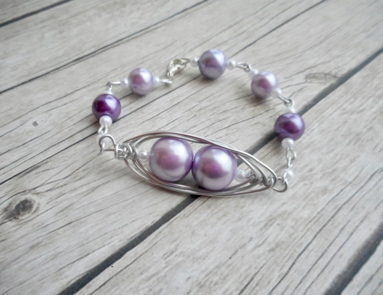 Lila Violett Damen Armband Mutter Tochter Sohn/Zwei Erbsen in Der Schote Draht Gewickelt Schmuck Handgemachter Trendy von JHFWBeadsAndFindings