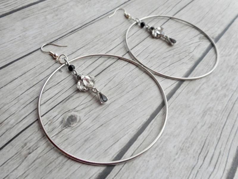 Silber Hoop Ohrringe Hellgraue Strasssteine Stilvolle Damen Schmuck Handgefertigt Trend Einzigartige Bling Geschenkartikel von JHFWBeadsAndFindings