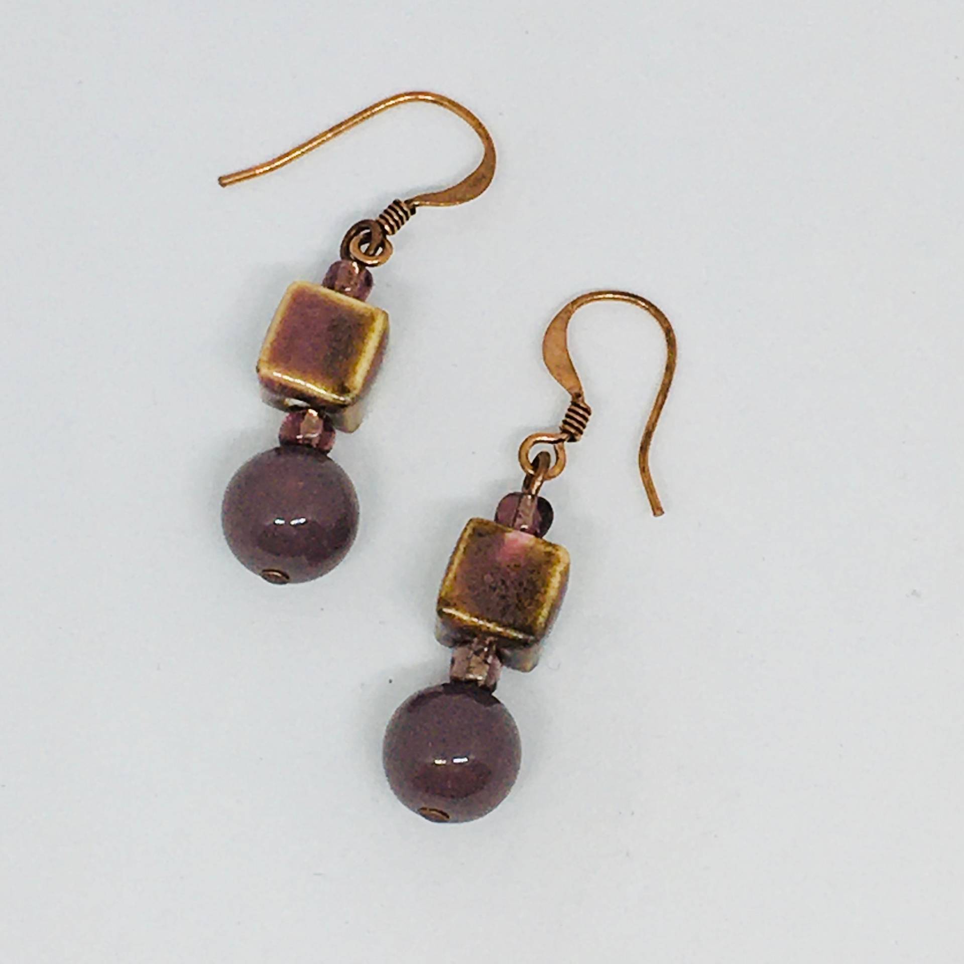 Mauve Perlen Ohrringe Schmuck Aus Kupferdraht Mauve Perlen Ohrringe Schmuck Aus Kupferdraht von JHPulseJewellery