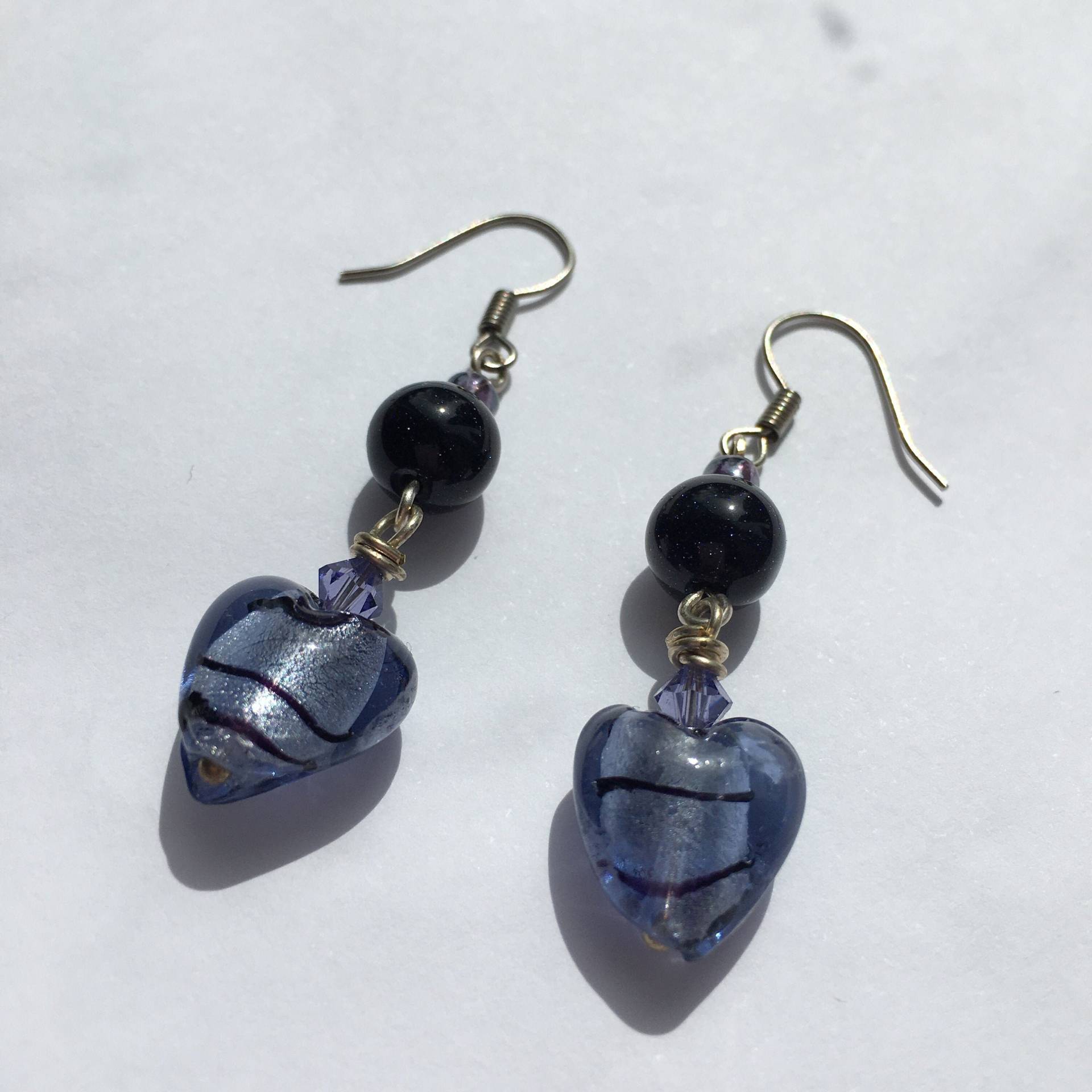 Murano Glas Herz Ohrringe Lila Goldstone Perlen, Swarovski Kristall Murano Glas Herz Ohrringe Lila Goldstone Perlen, Swarovski Kristall von JHPulseJewellery