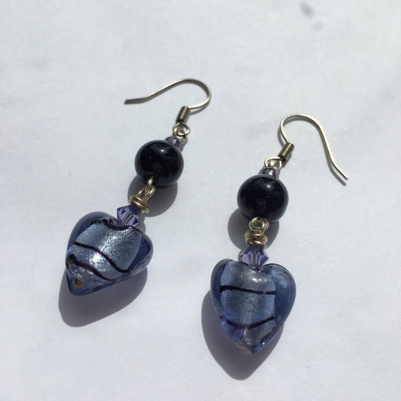 Murano Glas Herz Ohrringe Lila Goldstone Perlen, Swarovski Kristall Murano Glas Herz Ohrringe Lila Goldstone Perlen, Swarovski Kristall von JHPulseJewellery