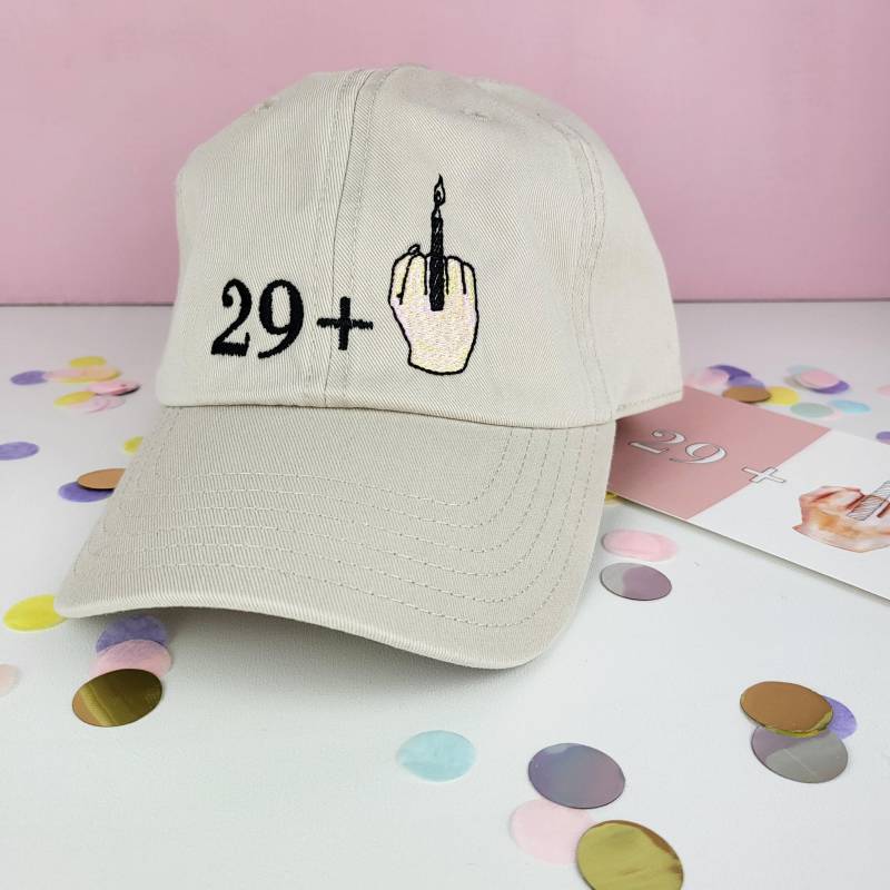 Cap "Happy 30", Geschenk Freundin 30. Geburtstag, Kappe Mit 29 Plus Mittelfinger, Rosa Oder Beige, Unisex Stickerei, Mann Cap "Happy 30", Geschenk Freundin 30. Geburtstag, Kappe Mit 29 Plus Mittelfinger, Rosa Oder Beige, Unisex Stickerei, Mann von JIPPIMARIEMALT