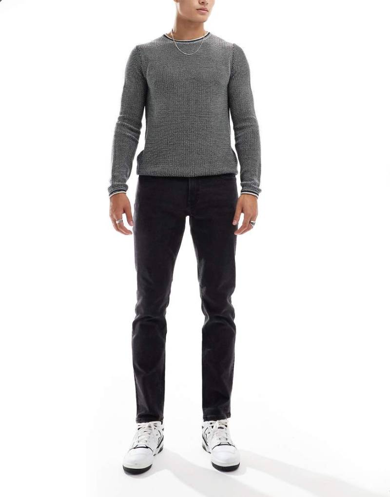 JJ Rebel - Adam - Schmal zulaufende Jeans in Schwarz von JJ Rebel