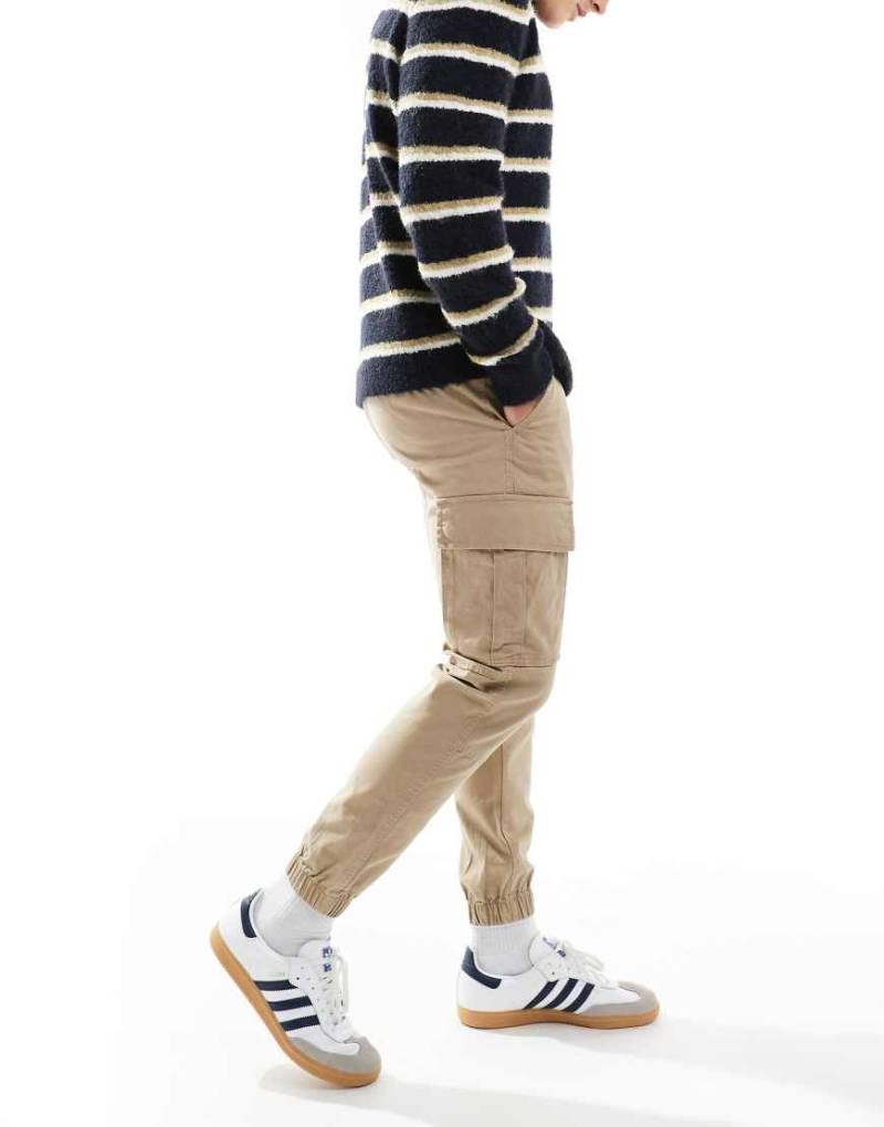 JJ Rebel - Cargohose in Beige mit Bündchen-Neutral von JJ Rebel