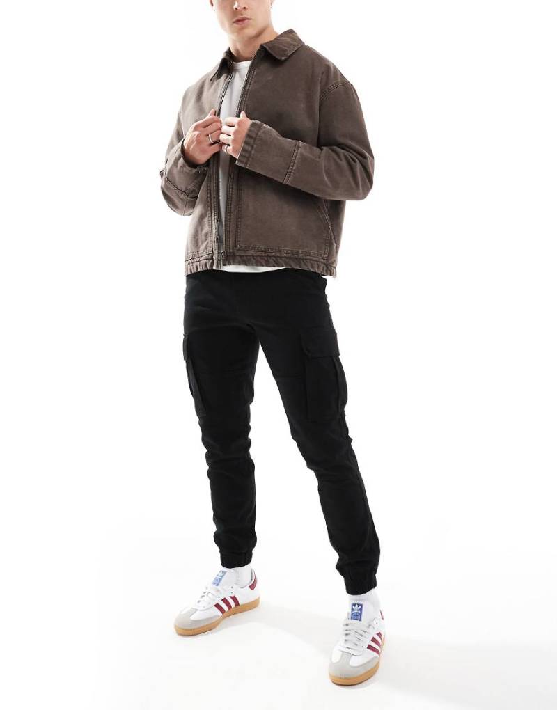 JJ Rebel - Cargohose in Schwarz mit Bündchen von JJ Rebel