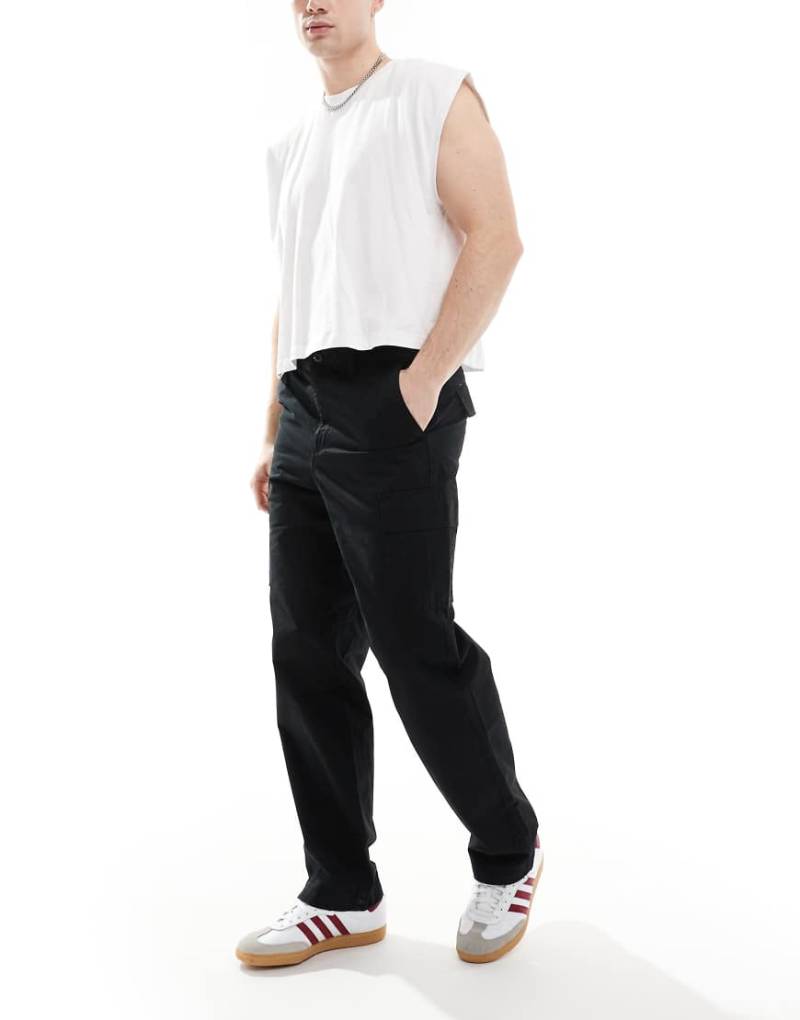 JJ Rebel - Cargohose mit lockerer Passform in Schwarz von JJ Rebel