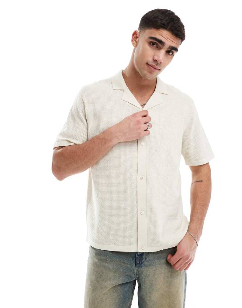 JJ Rebel - Durchgeknöpftes, gestricktes Polohemd in Beige mit Reverskragen-Neutral von JJ Rebel