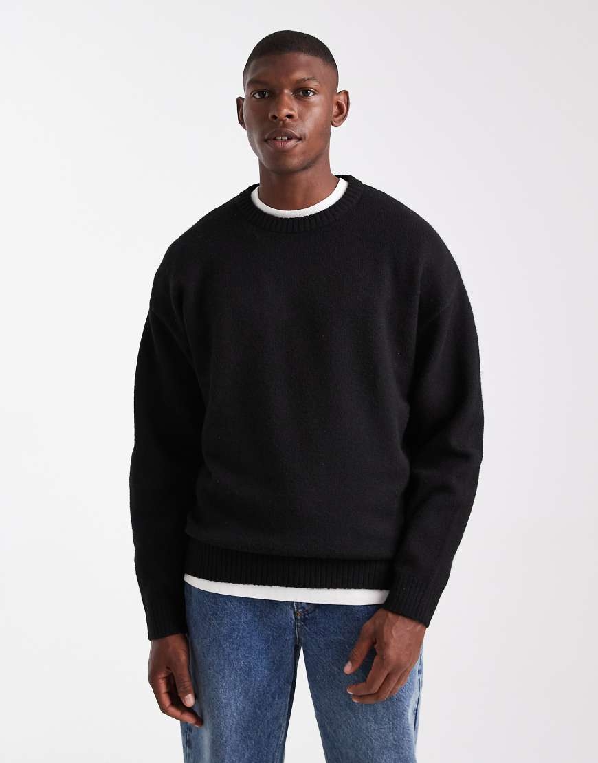 JJ Rebel - Flauschiger Pullover in Schwarz mit Rundhalsausschnitt JJ Rebel - Flauschiger Pullover in Schwarz mit Rundhalsausschnitt von JJ Rebel
