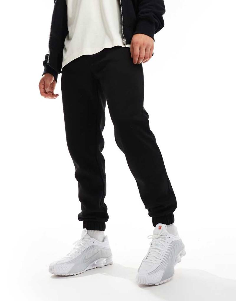 JJ Rebel - Jogginghose aus Sweatshirt-Stoff in Schwarz von JJ Rebel