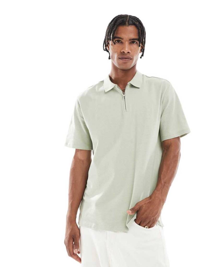 JJ Rebel - Poloshirt in Hellgrün mit Strukturmuster und halblangem Reißverschluss von JJ Rebel