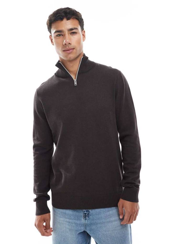 JJ Rebel - Pullover in Braun mit kurzem Reißverschluss von JJ Rebel