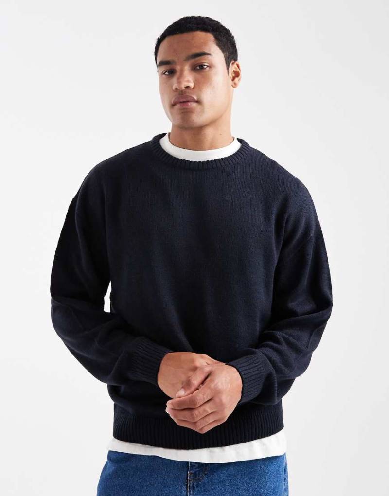 JJ Rebel - Relaxed-Fit-Strickpullover in Marineblau mit Rundhalsausschnitt von JJ Rebel