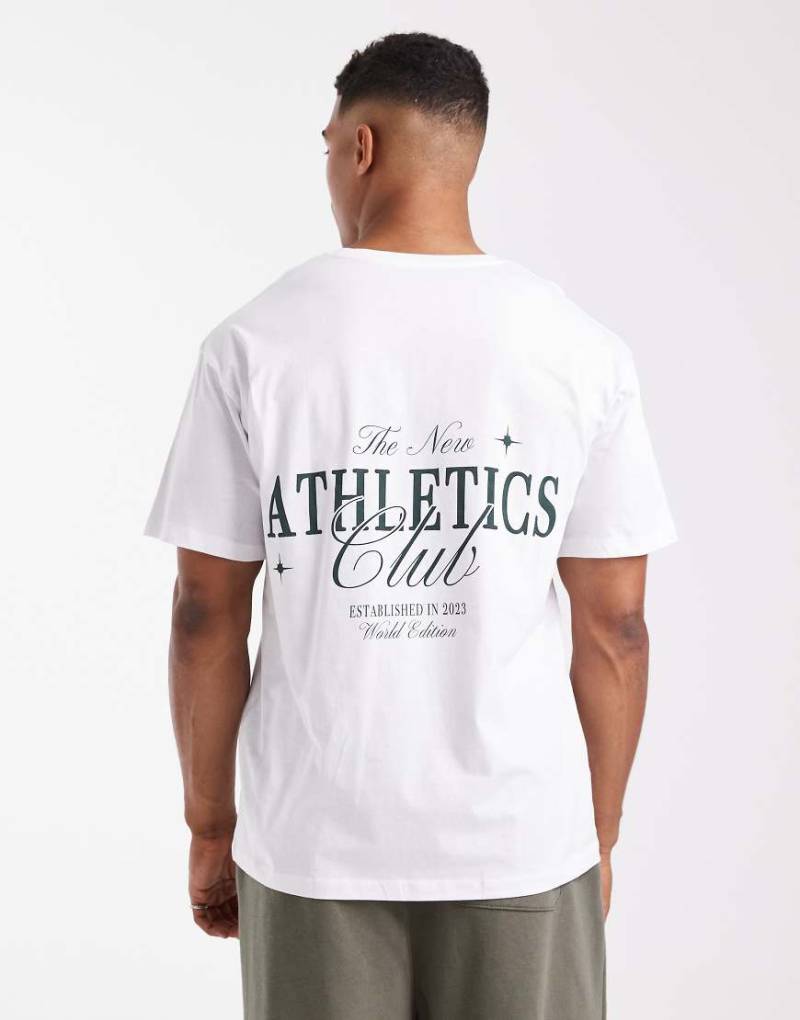 JJ Rebel - T-Shirt in Weiß mit Grafikprint auf dem Rücken von JJ Rebel