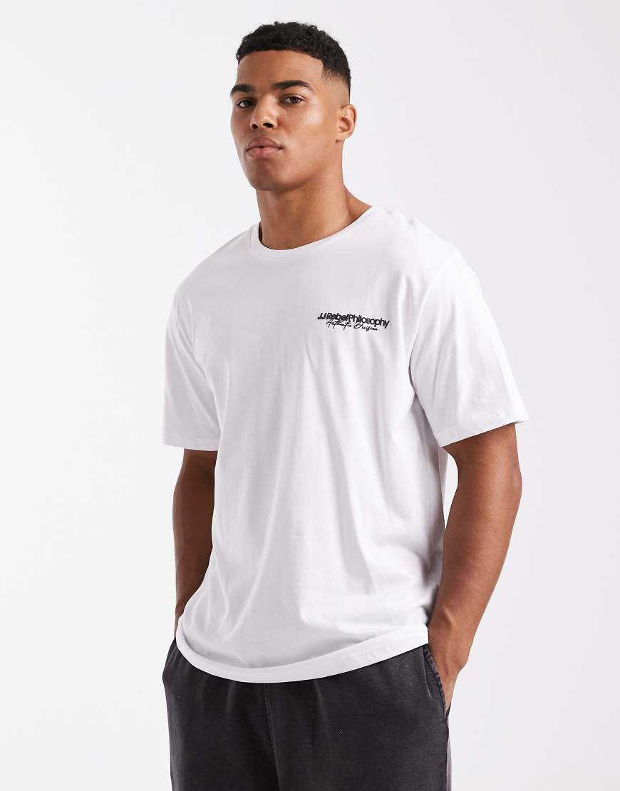 JJ Rebel - T-Shirt in Weiß mit Logo auf der Brust von JJ Rebel