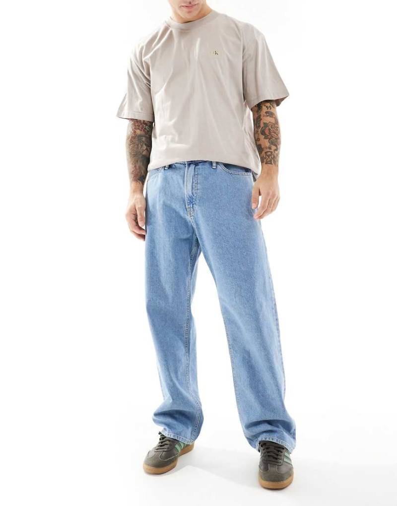 JJ Rebel - Weite Jeans in Blau in mittelblauer Waschung von JJ Rebel