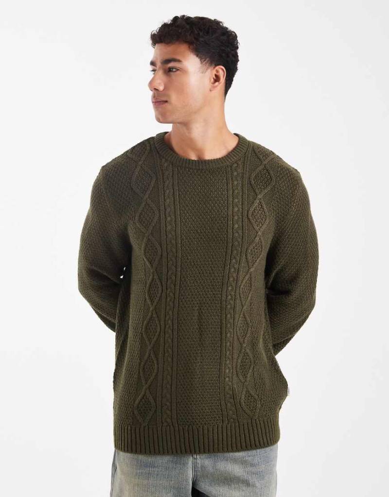 JJ Rebel - Strickpullover in Grün mit Zopfmuster von JJ Rebel