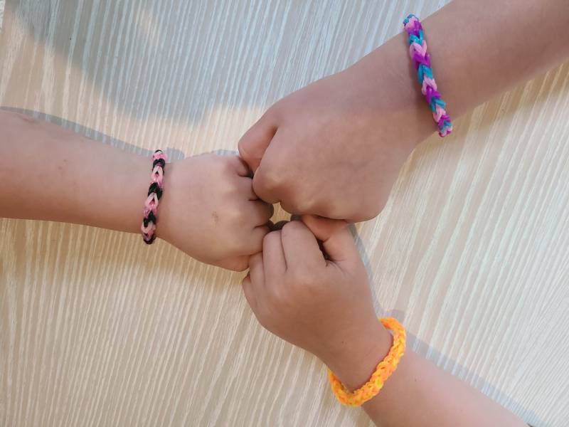 Benutzerdefinierte Gummiband Armbänder von JJJewleryDesign