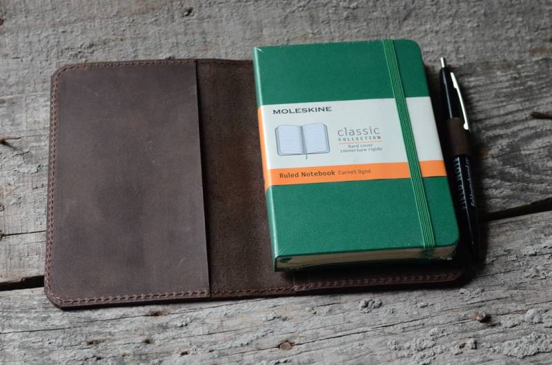 Leder Iphone 13 Pro/12 Portemonnaie Reisetagebuch Notebook Für Taschengröße Field Notes Moleskine Cover von JJNUSALEATHER