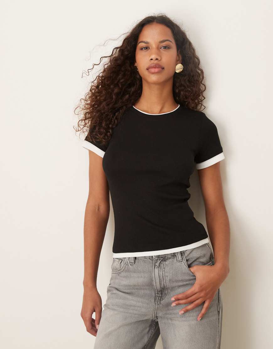 JJXX - Doppellagiges, kurzärmliges T-Shirt in Schwarz von JJXX