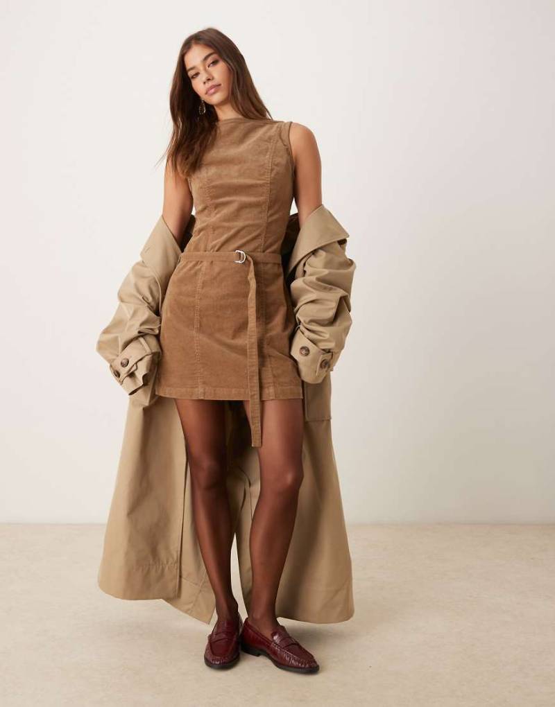 JJXX - Kleid in Beige mit U-Boot-Ausschnitt-Neutral von JJXX