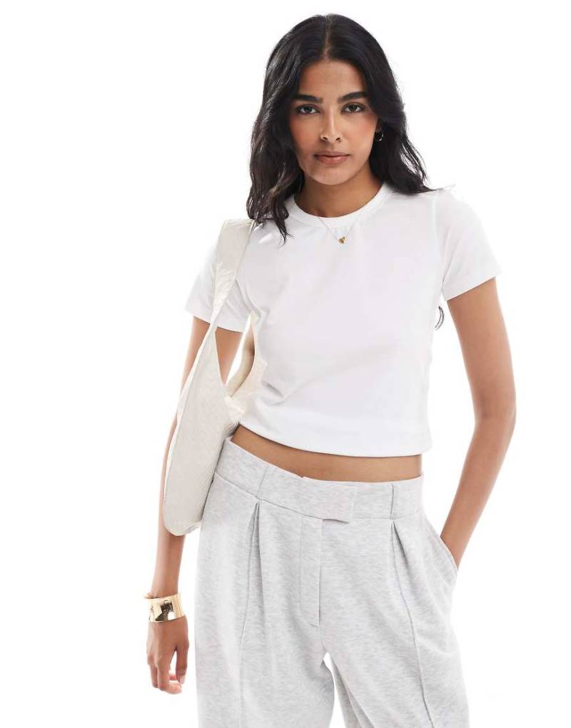 JJXX - Knapp geschnittenes T-Shirt in Weiß von JJXX