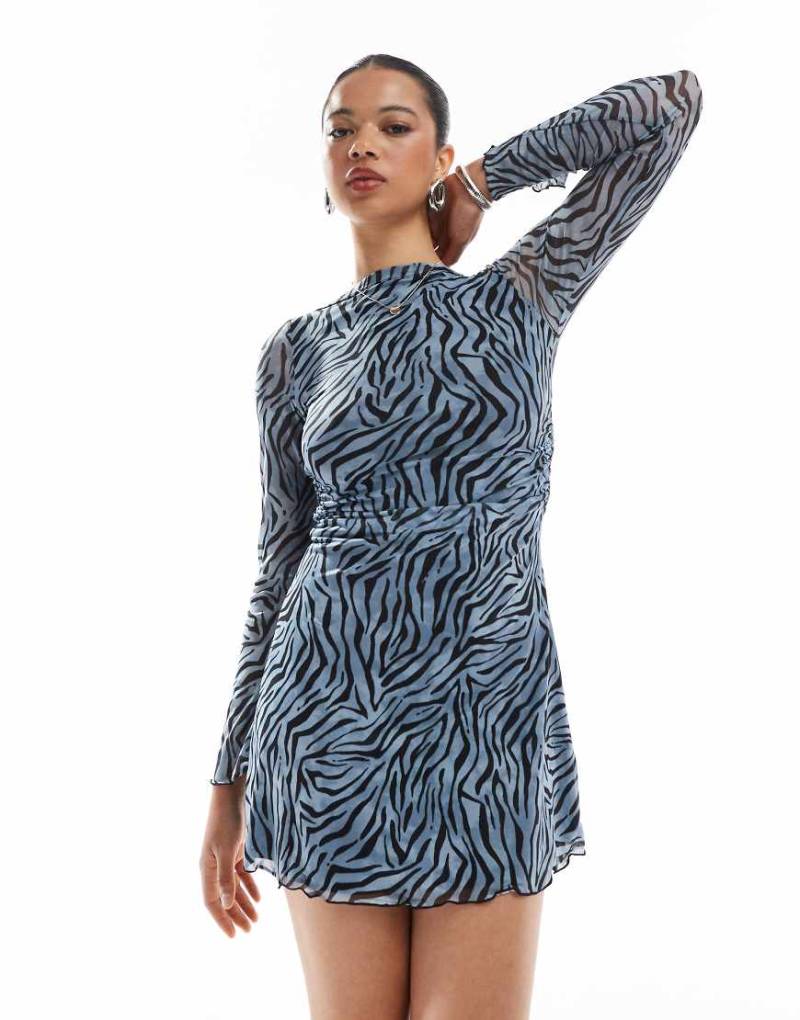 JJXX - Langärmliges Kleid aus Netzstoff in Blau mit Zebramuster von JJXX