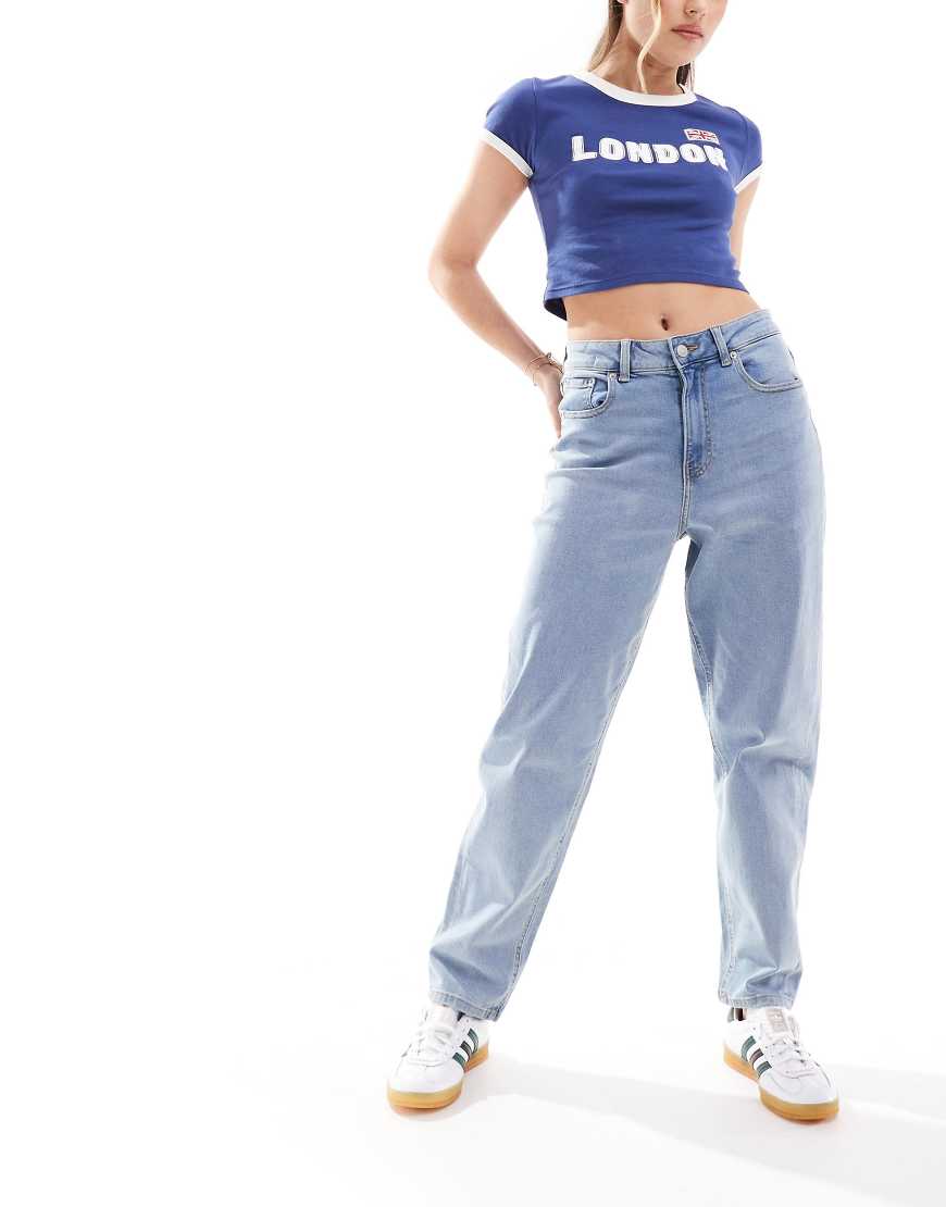 JJXX - Lisbon - Mom-Jeans in hellblauer Waschung von JJXX