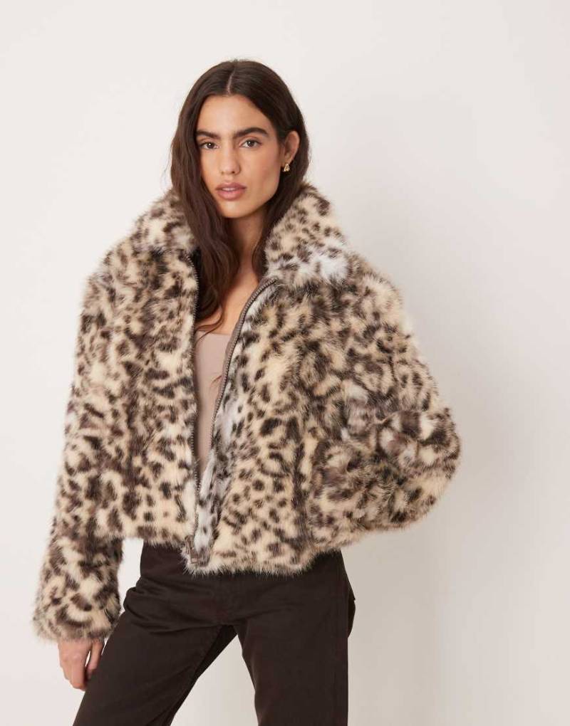 JJXX - Mehrfarbige Kunstpelzjacke mit Leopardenmuster-Bunt von JJXX