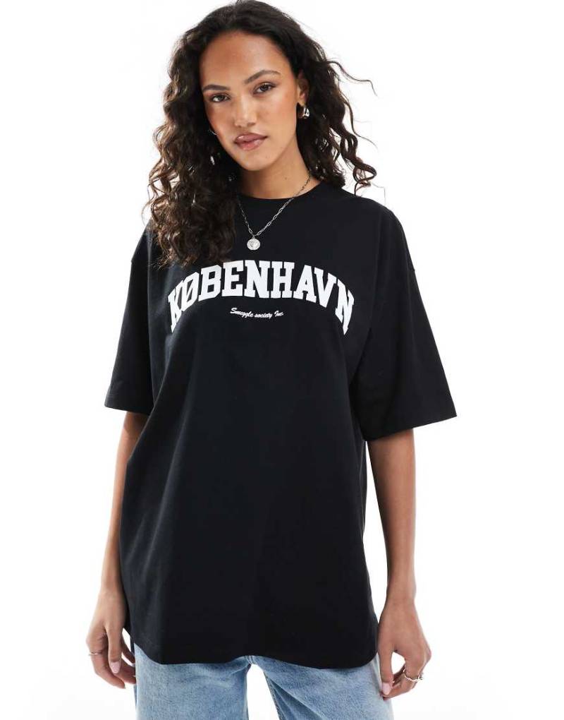 JJXX - Oversize-T-Shirt in Schwarz mit „København"-Print von JJXX